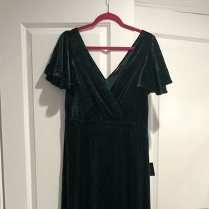 Lulus deep emerald velvet dress